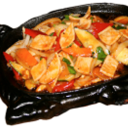 Тебяньюи (кальмары, болгарский перец, чеснок, морковь)