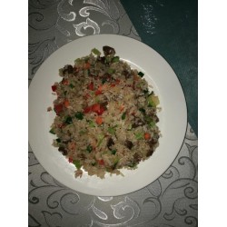 Цоумифан (жареные: рис, мелко рубленое мясо, морковь, огурец, болгарский перец)